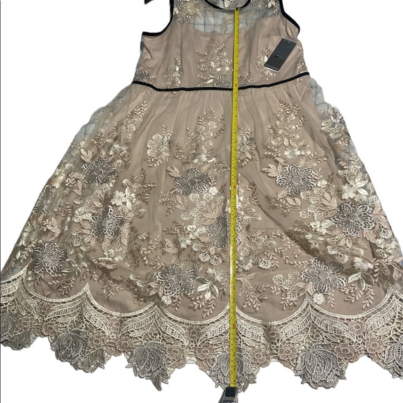 Julia Jordan Formal dress - Picture 14 of 17